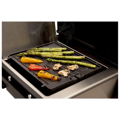 Broil-King-Cast-Iron-Side-Burner-Griddle-04