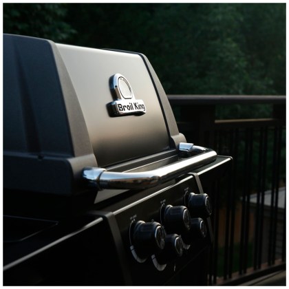 Broil King ROYAL 390 SHADOW Gas Grill