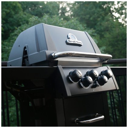 Broil King ROYAL 390 SHADOW Gas Grill