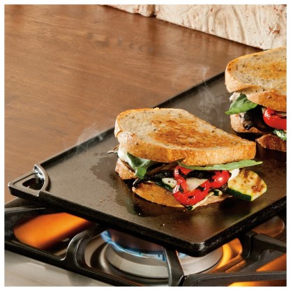 LODGE-42.55x24.13-cm-Cast-Iron-Griddle-Grill-04