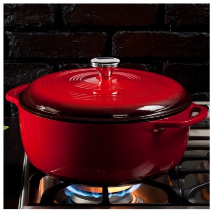 LODGE-5.68-Lt-Dutch-Oven---Red-03