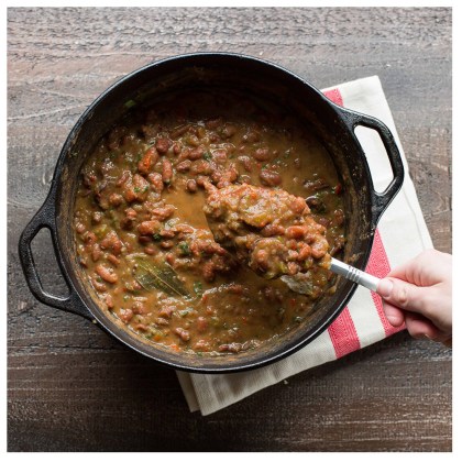 LODGE Cast Iron Dutch Oven 4,73Lt Cast Iron Lid