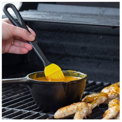 LODGE Cast Iron Melting Pot with Silicone Brush