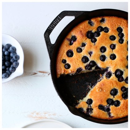 LODGE Cast Iron Pan 2 Handles 26.04 cm