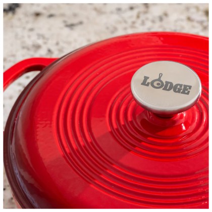 LODGE Cast Iron Pot - Pot With Enamel Porcelain Coating 2.8 lt Red