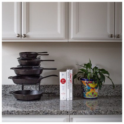 LODGE Cookware Organizer