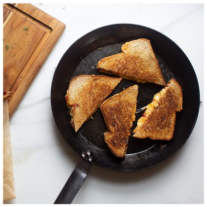 LODGE-Pan-Seasoned-Carbon-Steel-30,48-cm-02