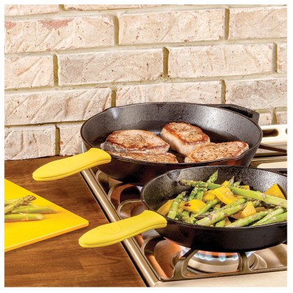 LODGE-Silicone-Handle-for-Cast-Iron-Pan-YELLOW-02
