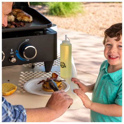 Pit Boss Portable Gas Ultimate Plancha:  3 Burner with Cart (30mb, with Manifold kit)
