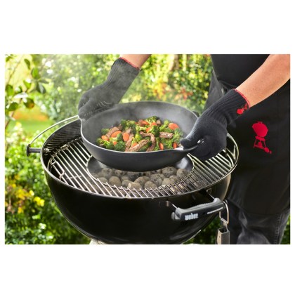 WEBER-Cast-Iron-Wok-and-Steamer-Insert-03