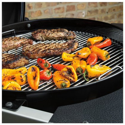 WEBER PERFOMER Deluxe 57cm Black