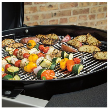 WEBER PERFOMER Deluxe 57cm Black