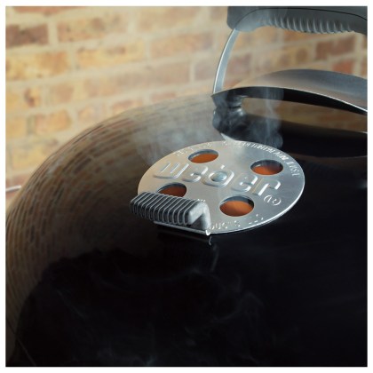 WEBER PERFOMER Deluxe 57cm Black