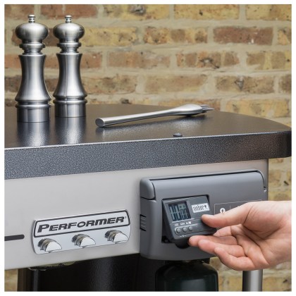 WEBER PERFOMER Deluxe 57cm Black