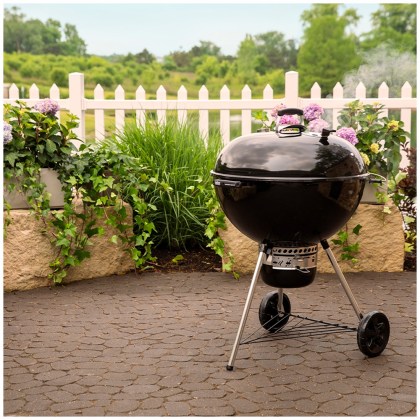 Weber Charcoal Grill Master-Touch CRAFTED 67cm - Black