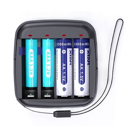 XTAR BC4 Charger 1.5V Li-ion/1.2V Ni-MH/AA/AAA